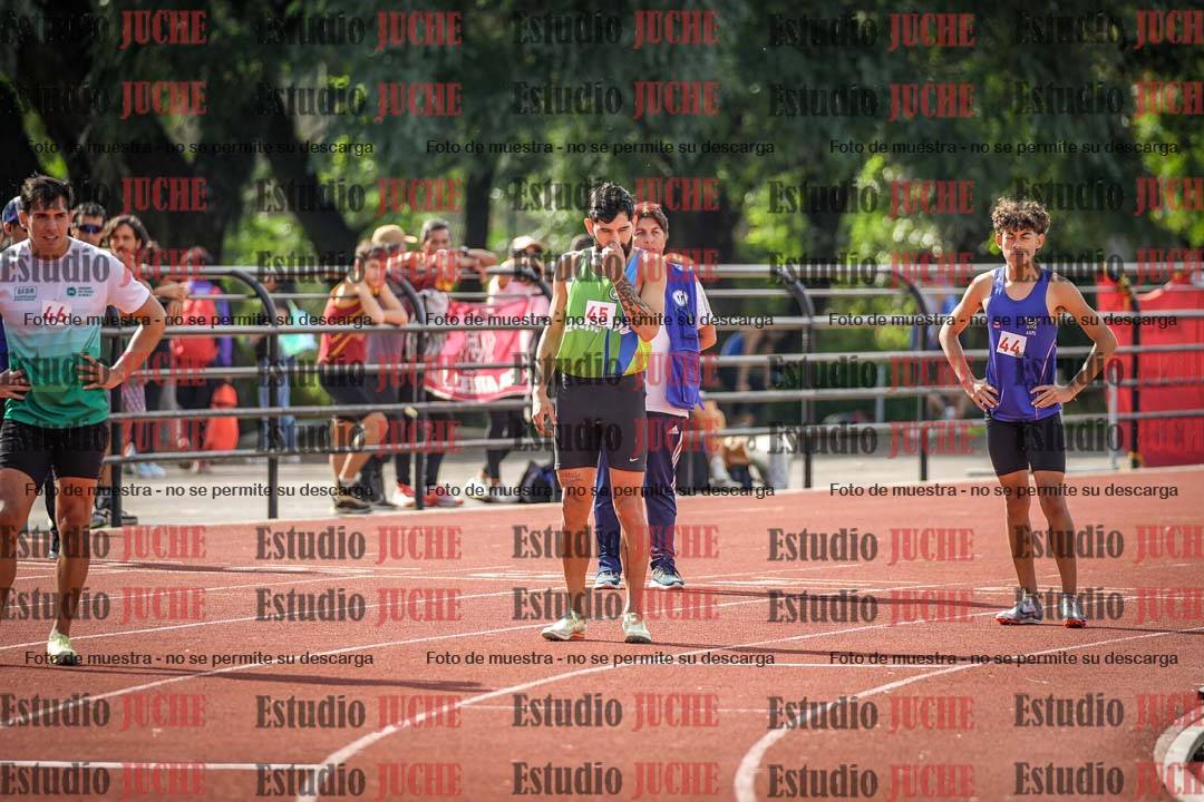 Fotos de los 800 m llanos de varones