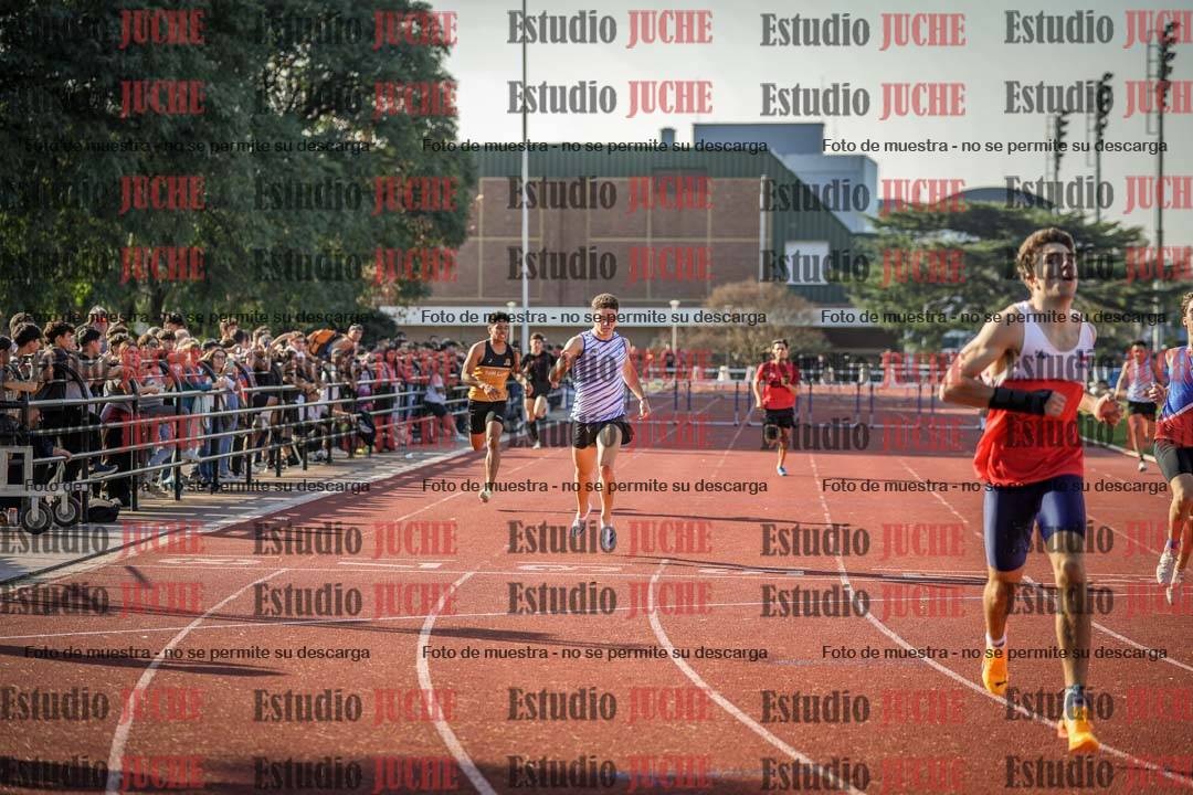 Fotos de los 400 m con vallas de varones