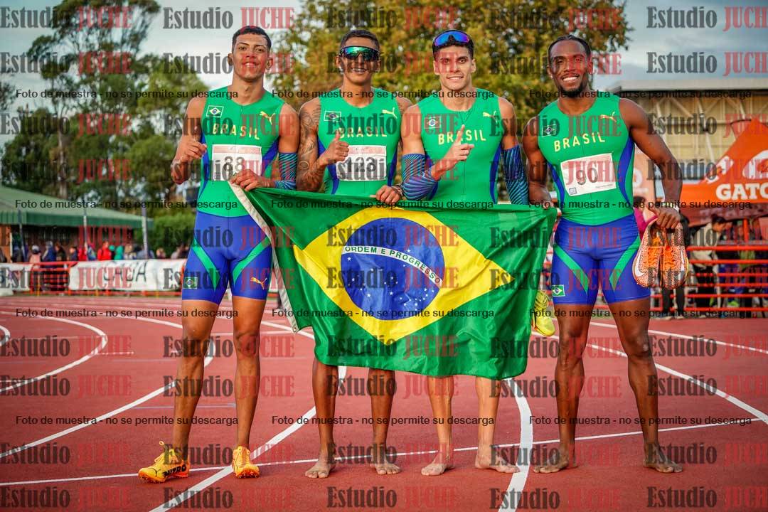 Fotos de algunos extras y podios del día 3