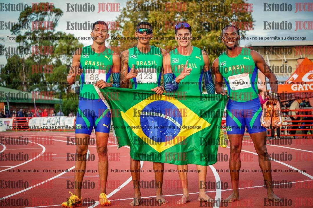 Fotos de algunos extras y podios del día 3