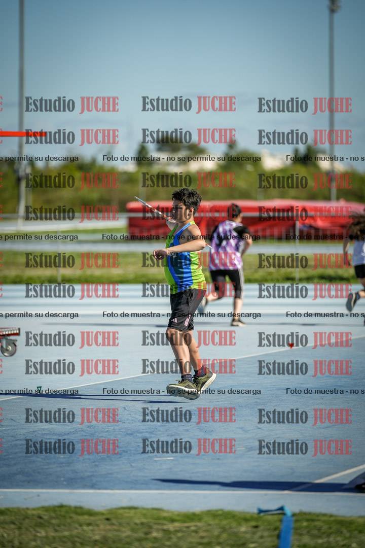 Fotos del lanzamiento de la jabalina de mujeres y varones - U14