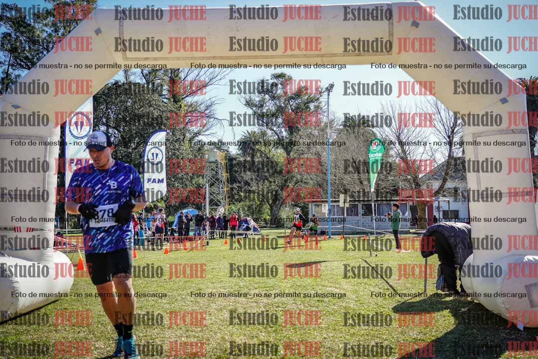 Fotos de la llegada del cross de 8000 m