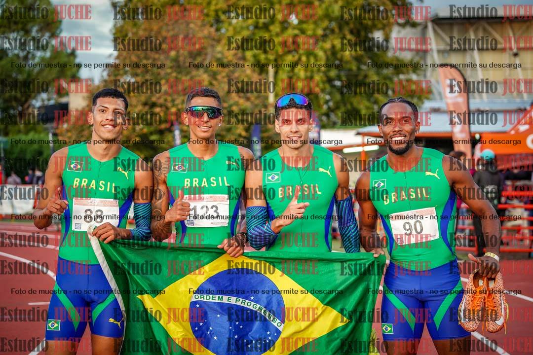 Fotos de algunos extras y podios del día 3