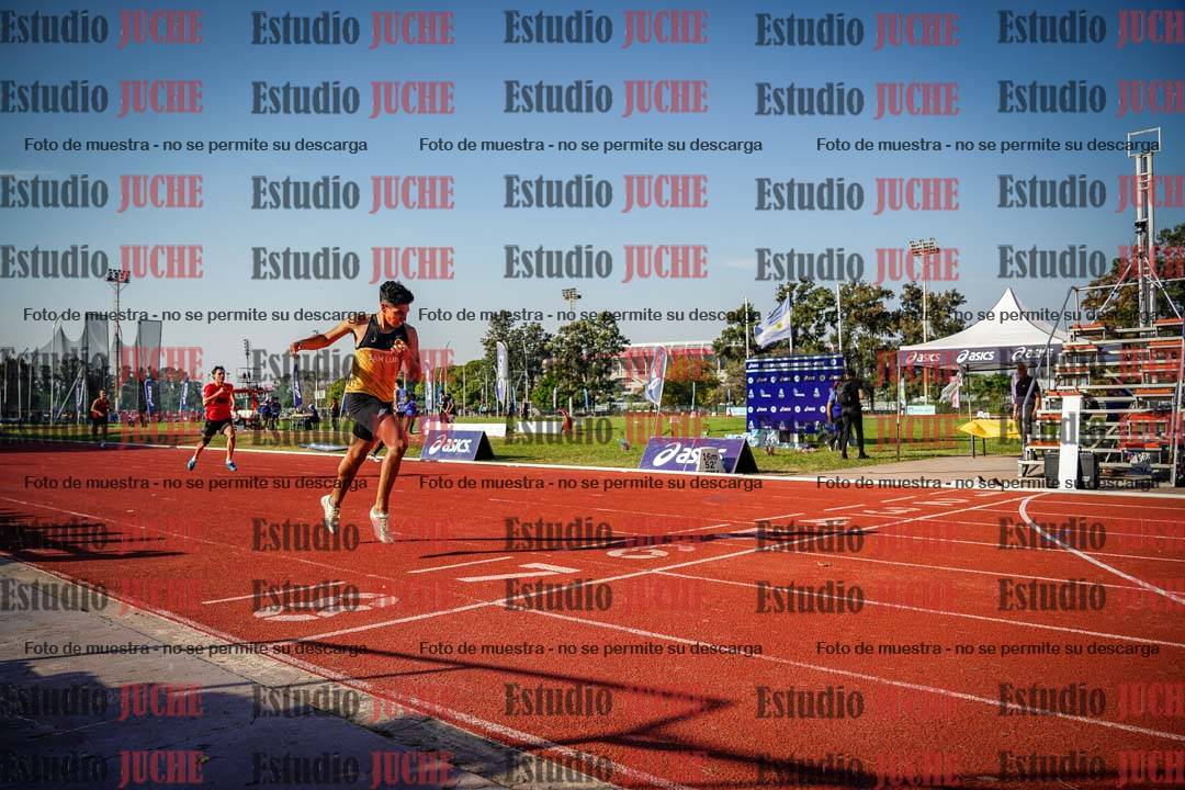 Fotos de los 400 m con vallas de varones