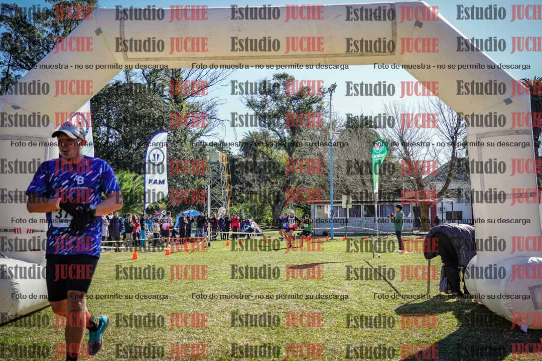 Fotos de la llegada del cross de 8000 m