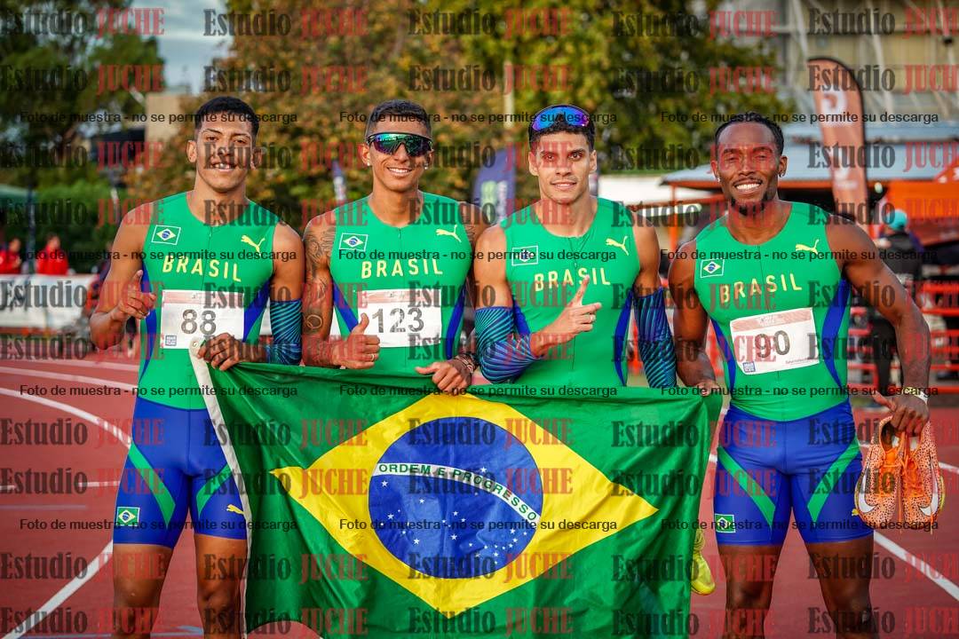 Fotos de algunos extras y podios del día 3