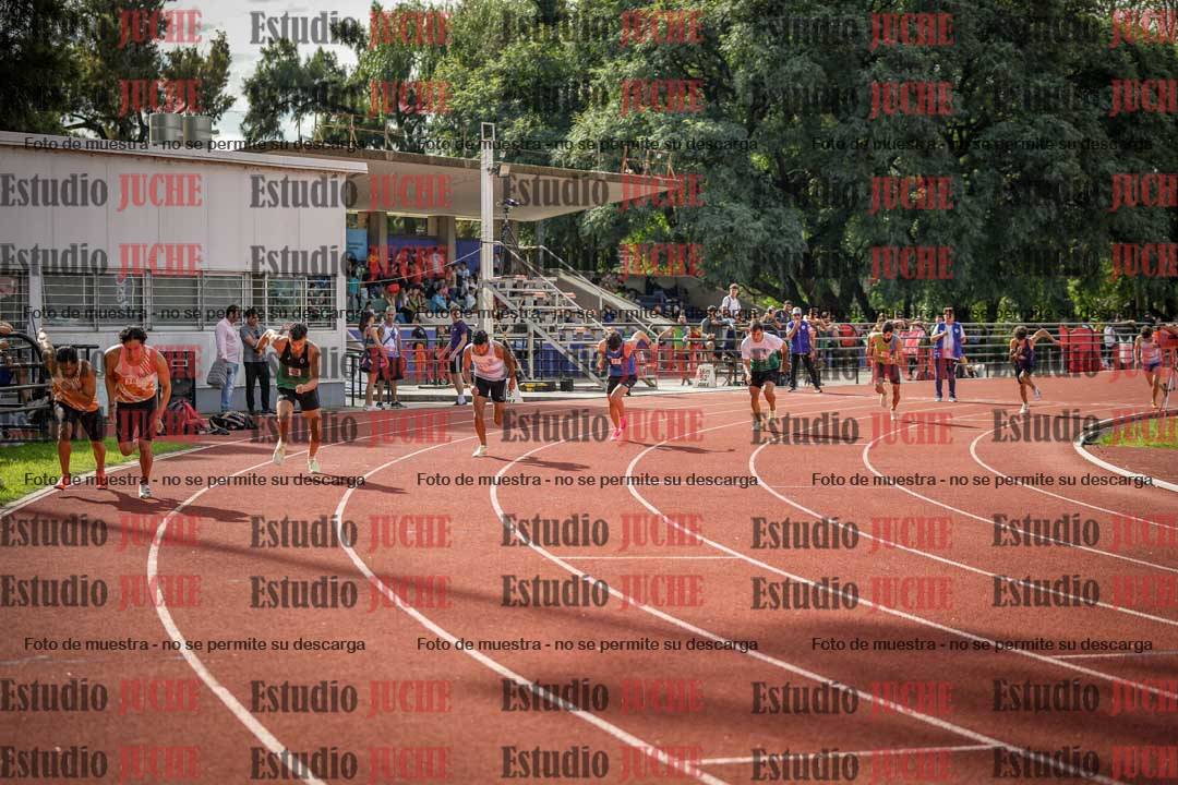 Fotos de los 800 m llanos de varones