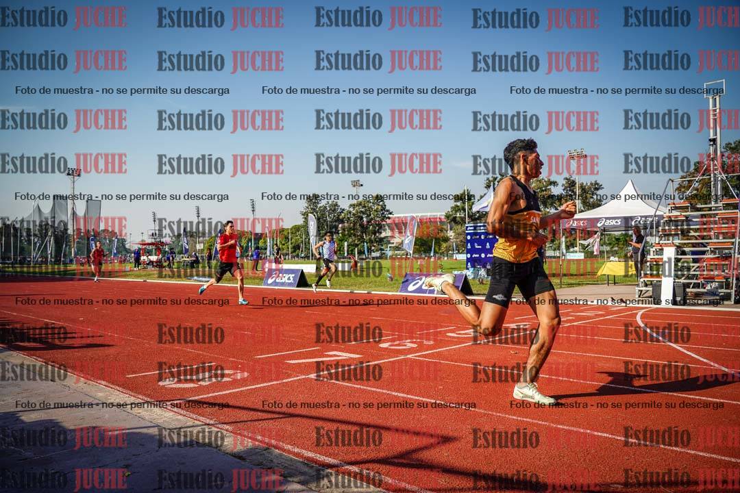 Fotos de los 400 m con vallas de varones