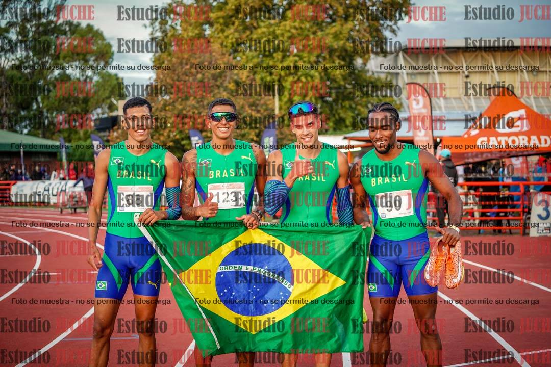 Fotos de algunos extras y podios del día 3