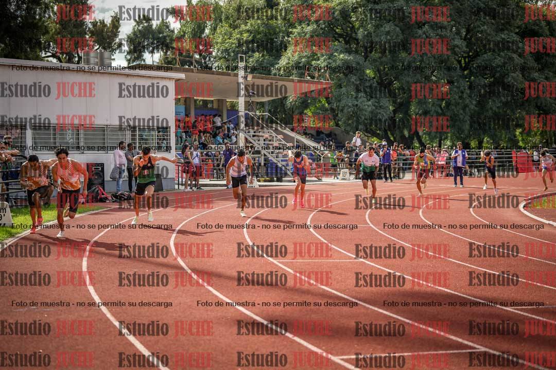 Fotos de los 800 m llanos de varones