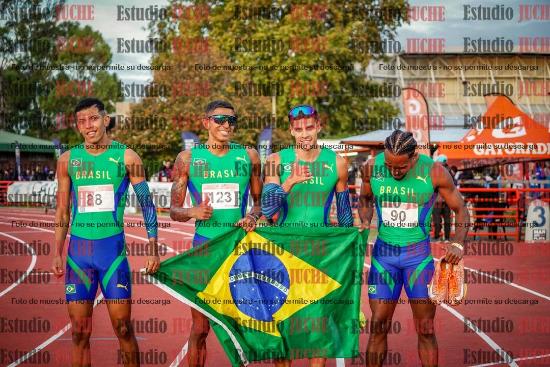 Fotos de algunos extras y podios del día 3