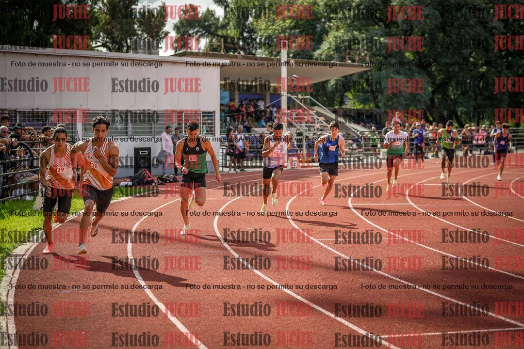 Fotos de los 800 m llanos de varones