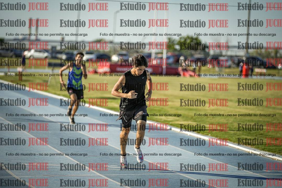 Fotos de los 400 m llanos de varones