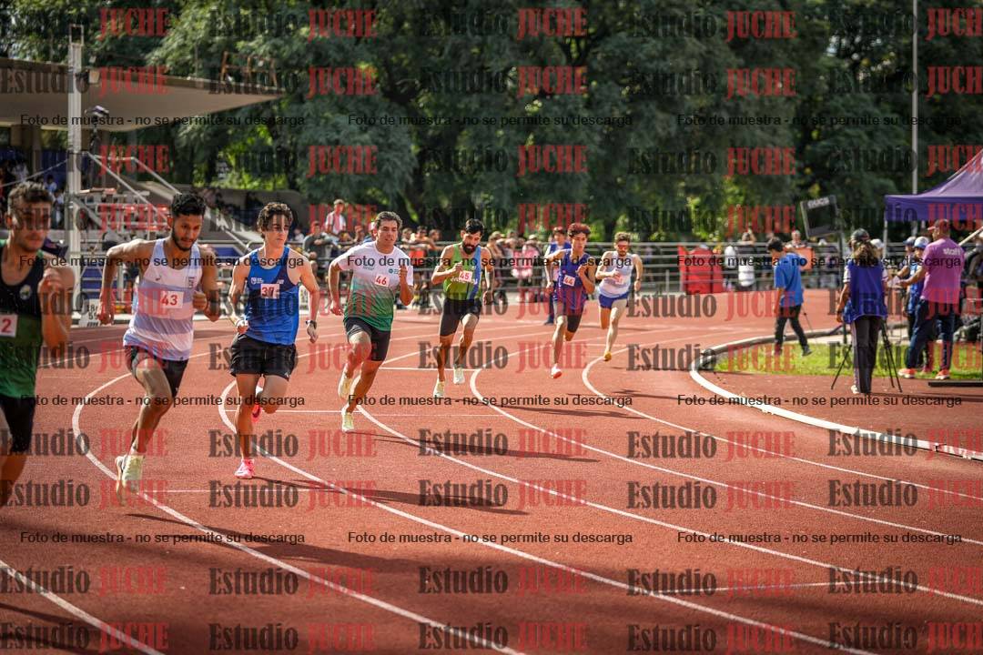 Fotos de los 800 m llanos de varones