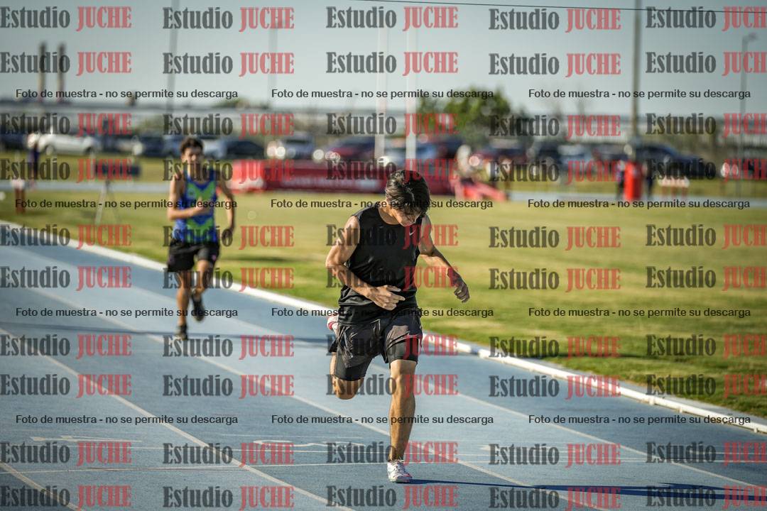 Fotos de los 400 m llanos de varones