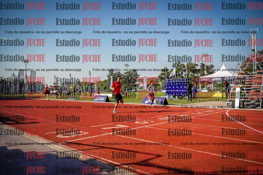 Fotos de los 400 m con vallas de varones