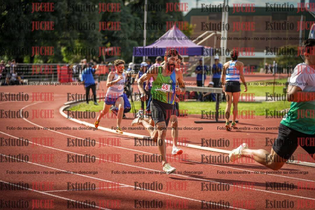 Fotos de los 800 m llanos de varones