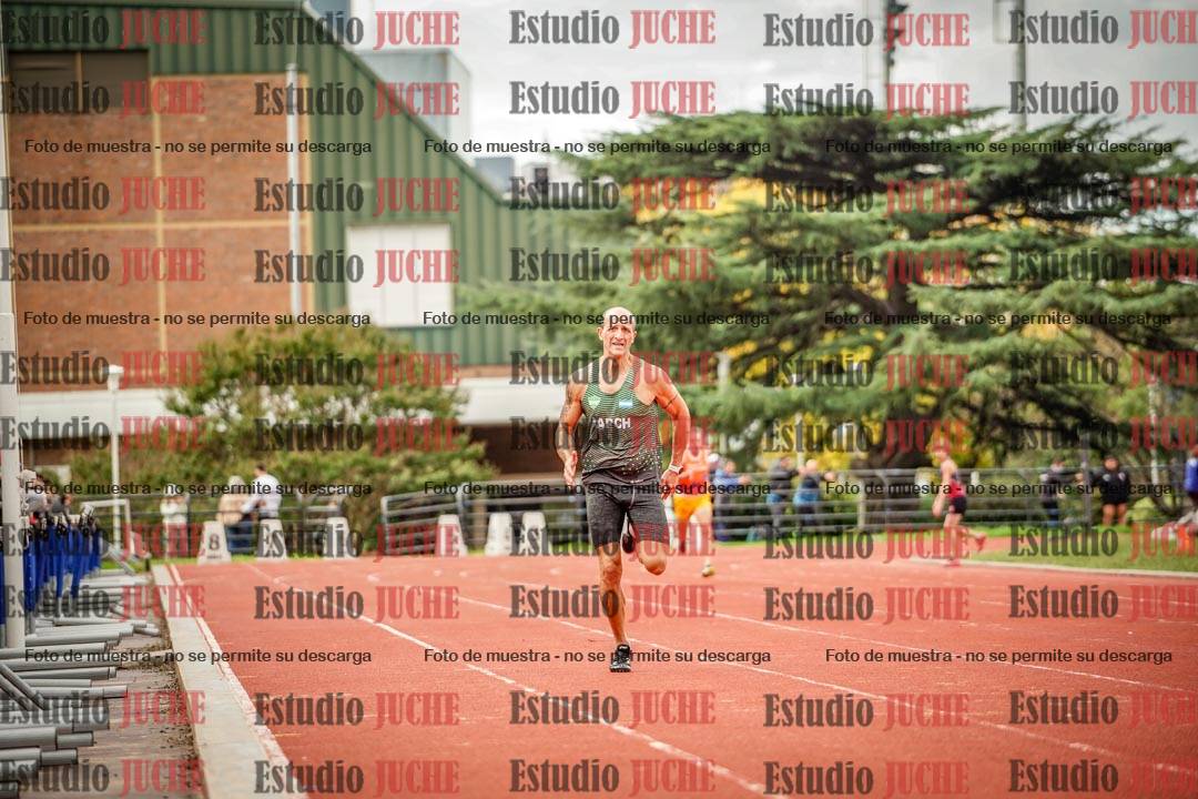 Fotos de los 400 m llanos de varones