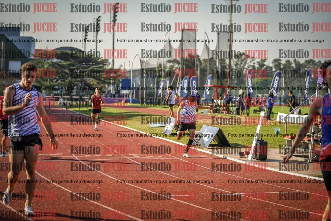 Fotos de los 400 m con vallas de varones