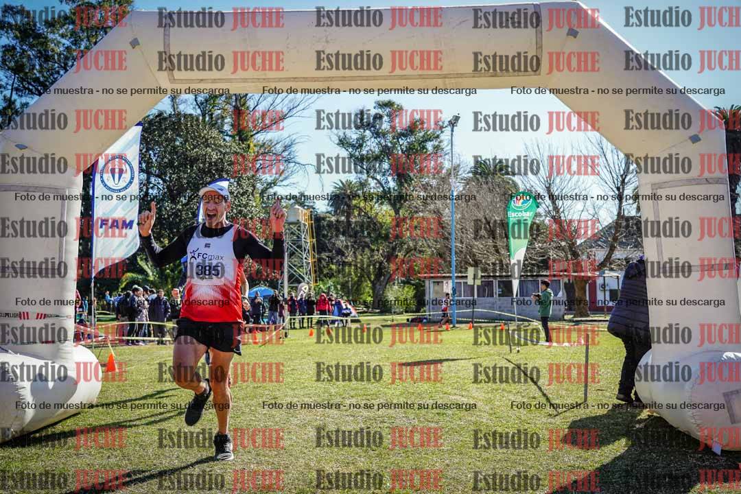 Fotos de la llegada del cross de 8000 m