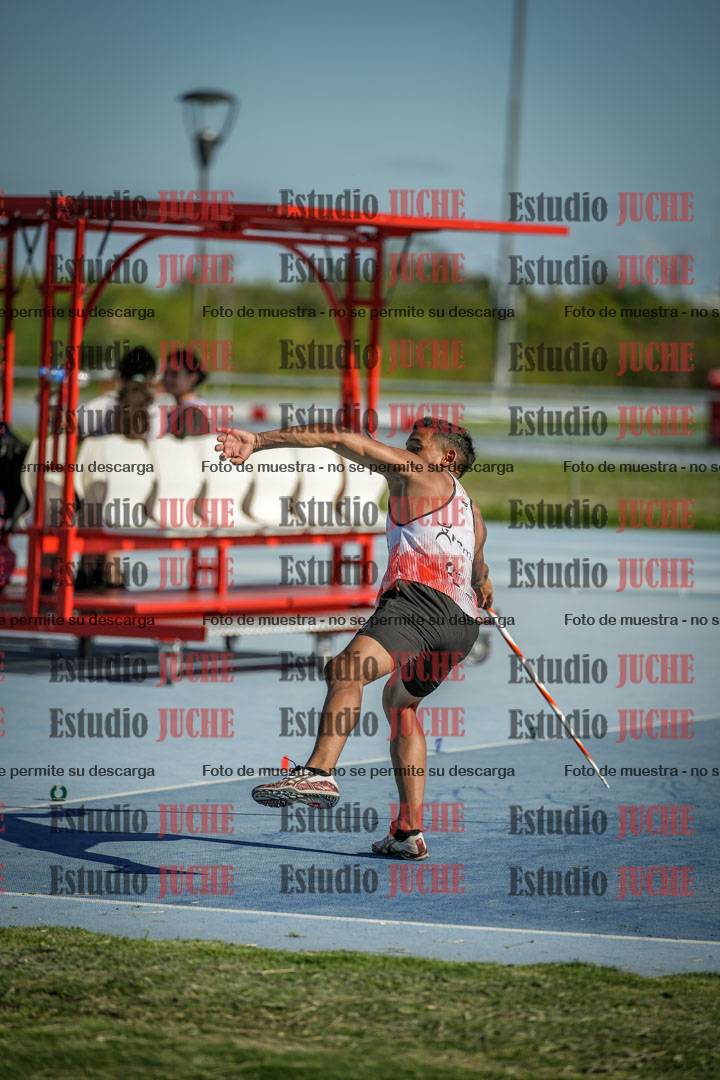 Fotos del lanzamiento de la jabalina de mujeres y varones - U14
