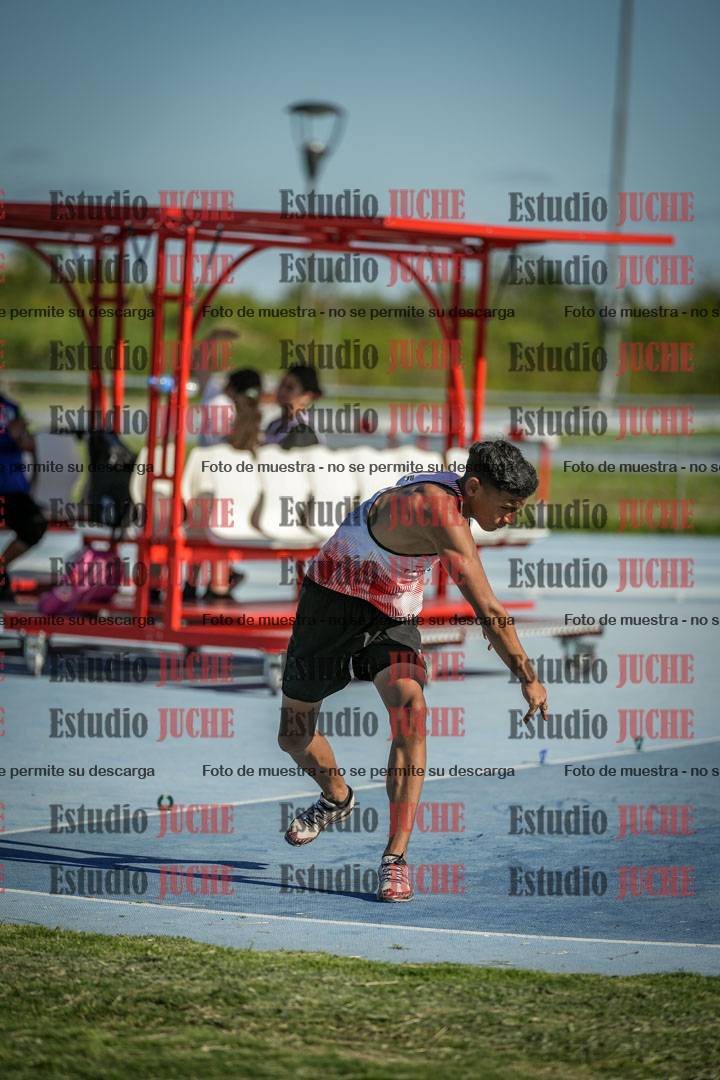 Fotos del lanzamiento de la jabalina de mujeres y varones - U14