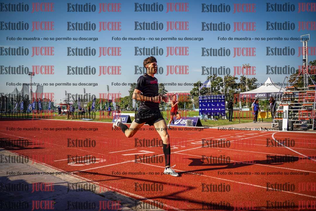 Fotos de los 400 m con vallas de varones