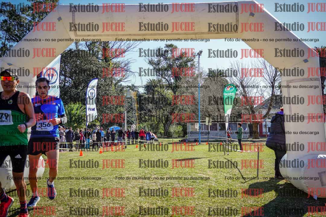 Fotos de la llegada del cross de 8000 m