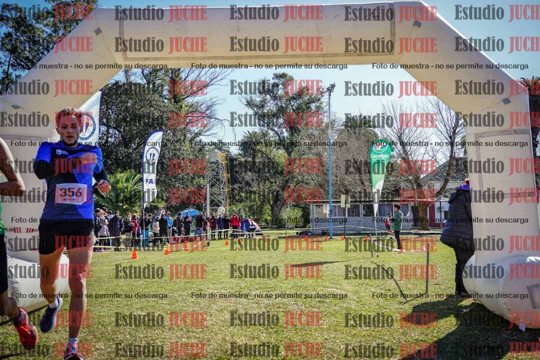 Fotos de la llegada del cross de 8000 m