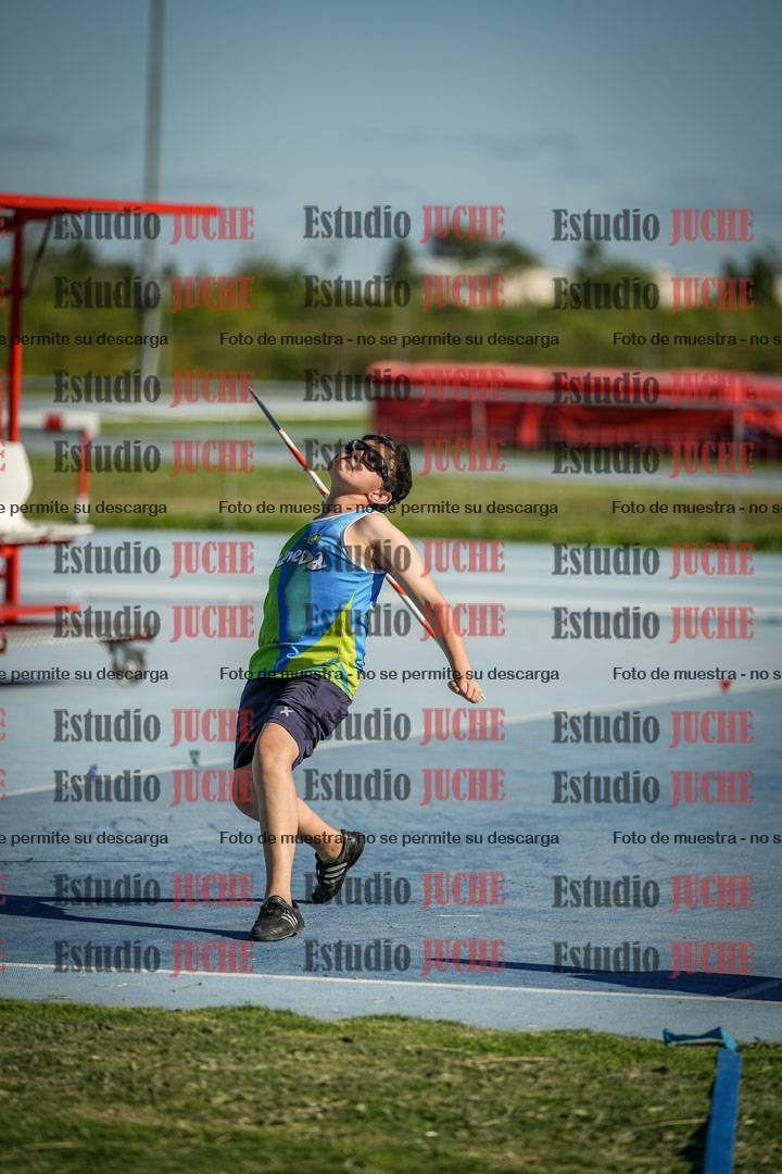 Fotos del lanzamiento de la jabalina de mujeres y varones - U14