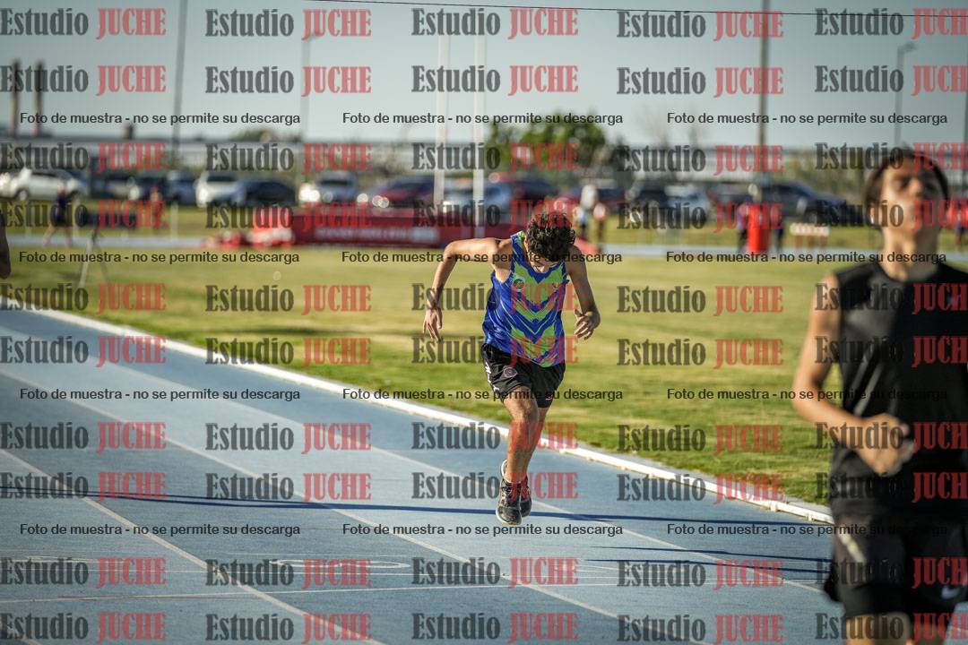 Fotos de los 400 m llanos de varones