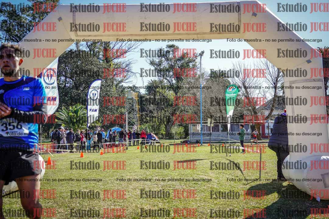 Fotos de la llegada del cross de 8000 m