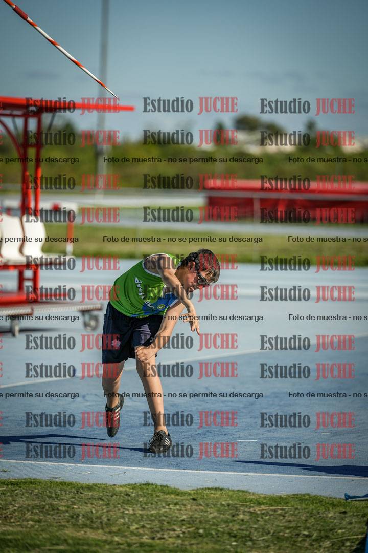 Fotos del lanzamiento de la jabalina de mujeres y varones - U14