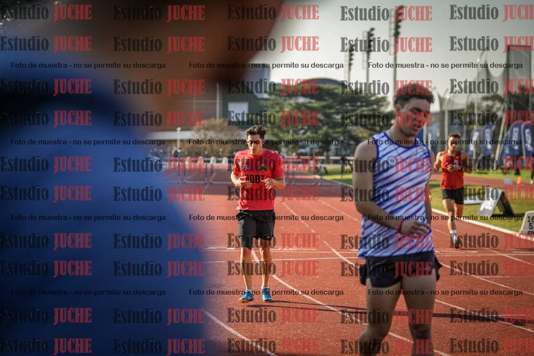 Fotos de los 400 m con vallas de varones