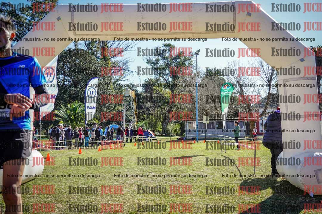 Fotos de la llegada del cross de 8000 m