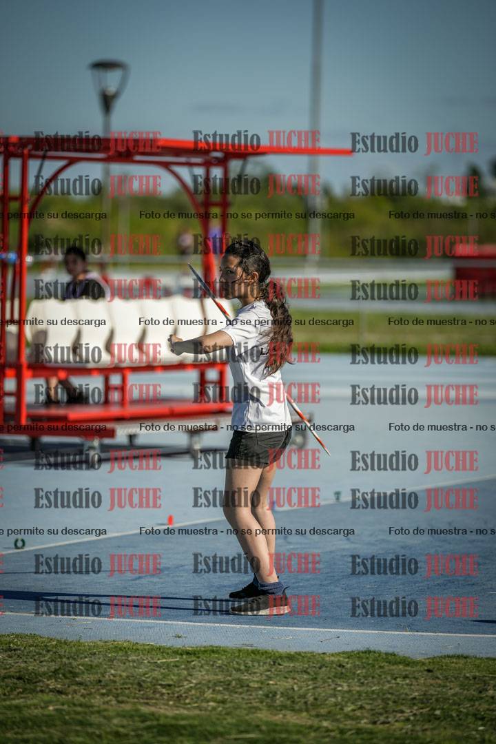 Fotos del lanzamiento de la jabalina de mujeres y varones - U14
