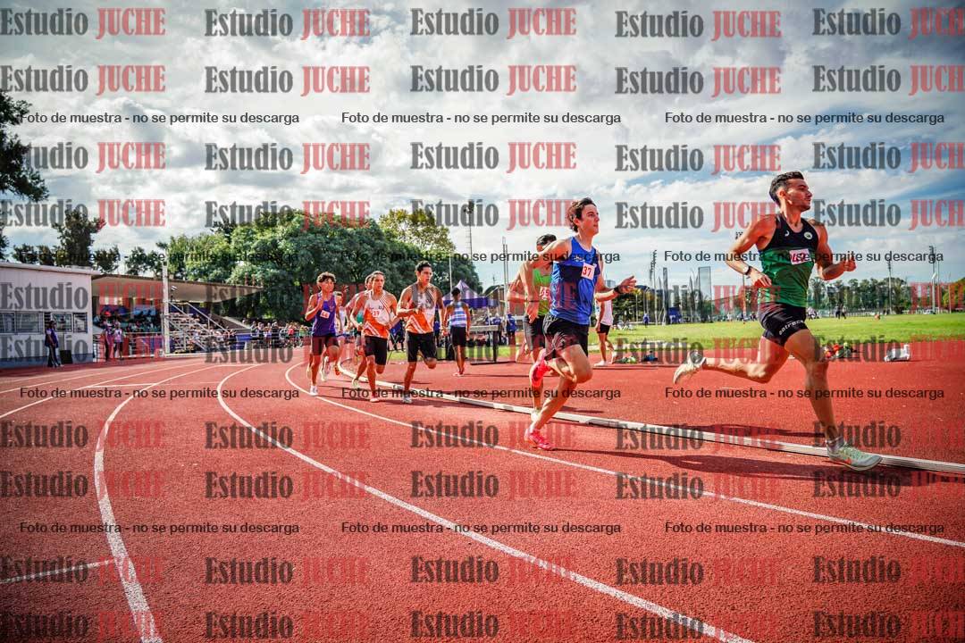 Fotos de los 800 m llanos de varones