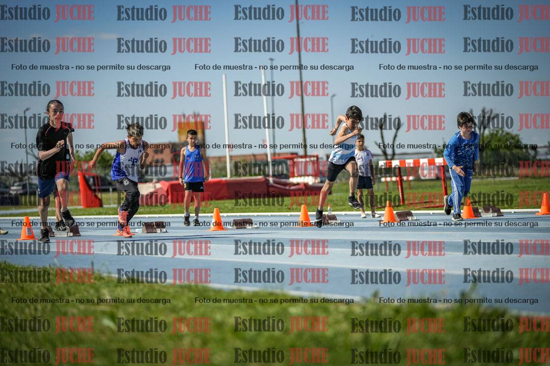 Fotos de los 50 m llanos de varones