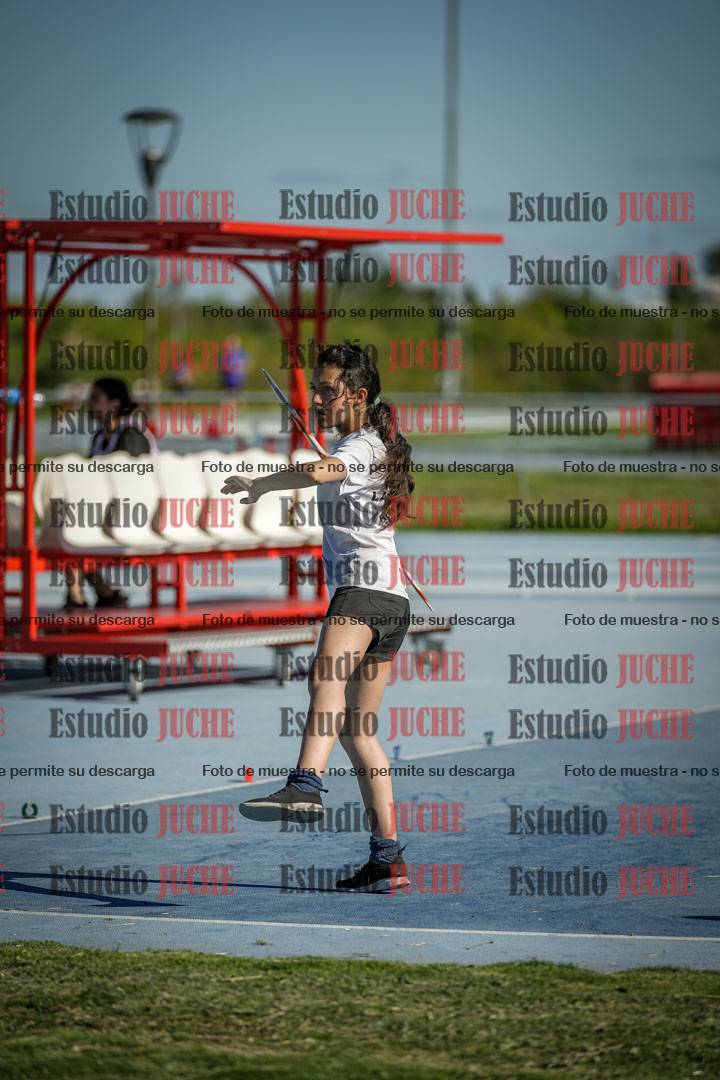 Fotos del lanzamiento de la jabalina de mujeres y varones - U14