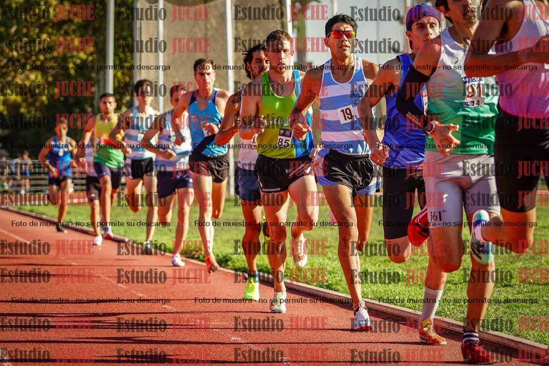 Fotos de los 3000 m llanos de varones