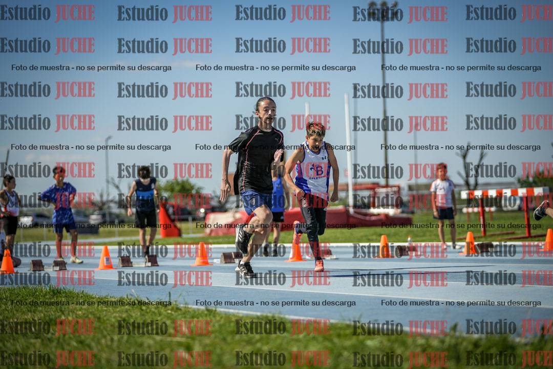 Fotos de los 50 m llanos de varones