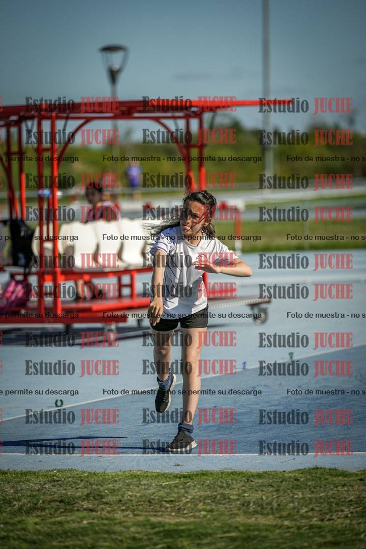Fotos del lanzamiento de la jabalina de mujeres y varones - U14