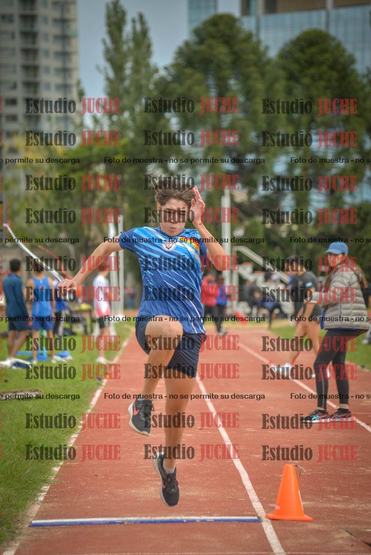 Fotos del salto en largo - varones U16