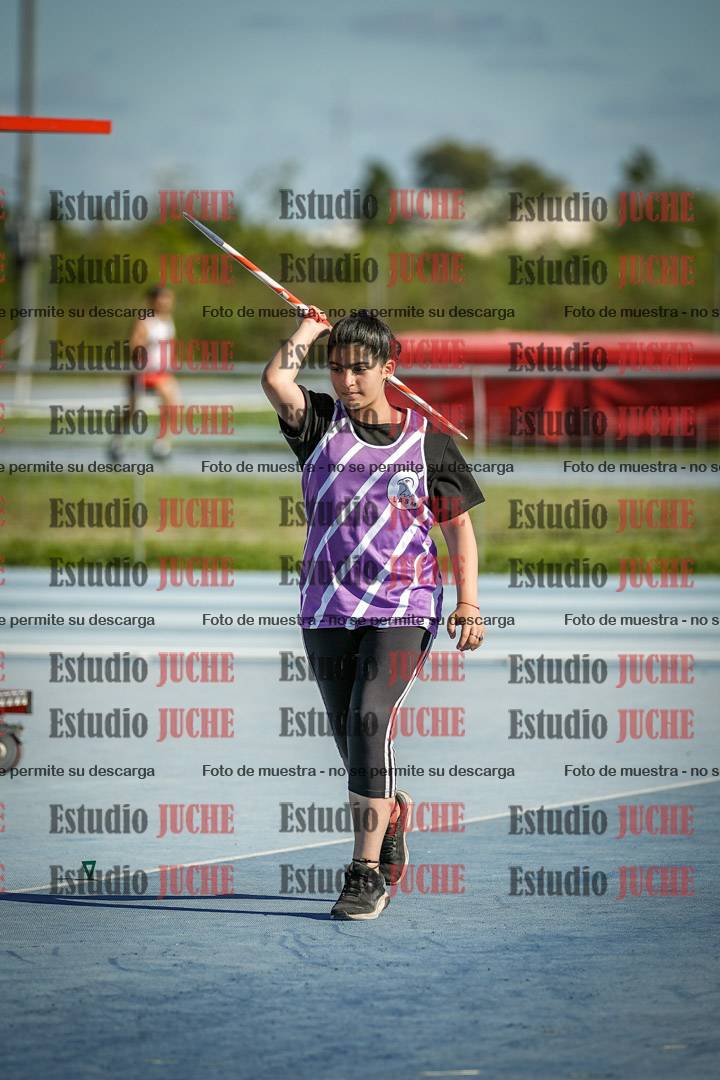Fotos del lanzamiento de la jabalina de mujeres y varones - U14