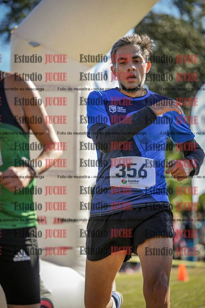 Fotos de la llegada del cross de 8000 m