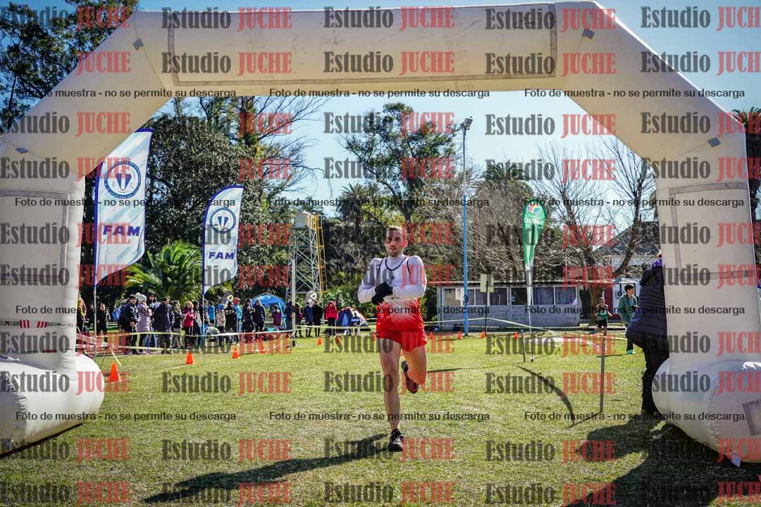 Fotos de la llegada del cross de 8000 m