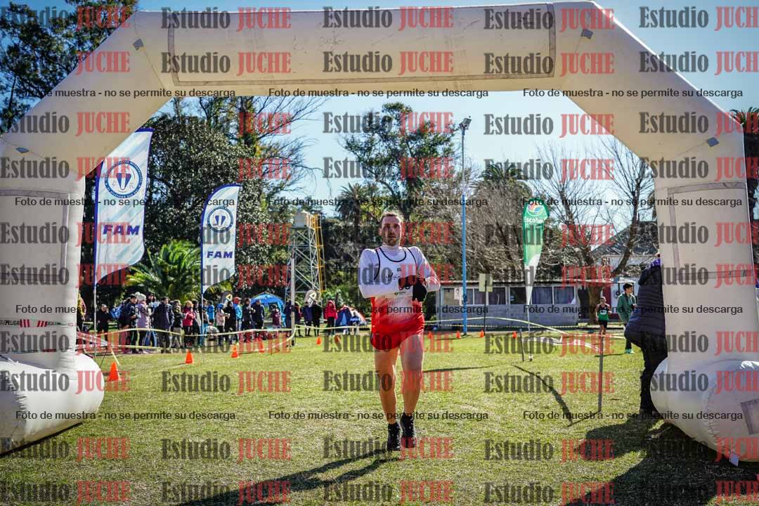 Fotos de la llegada del cross de 8000 m