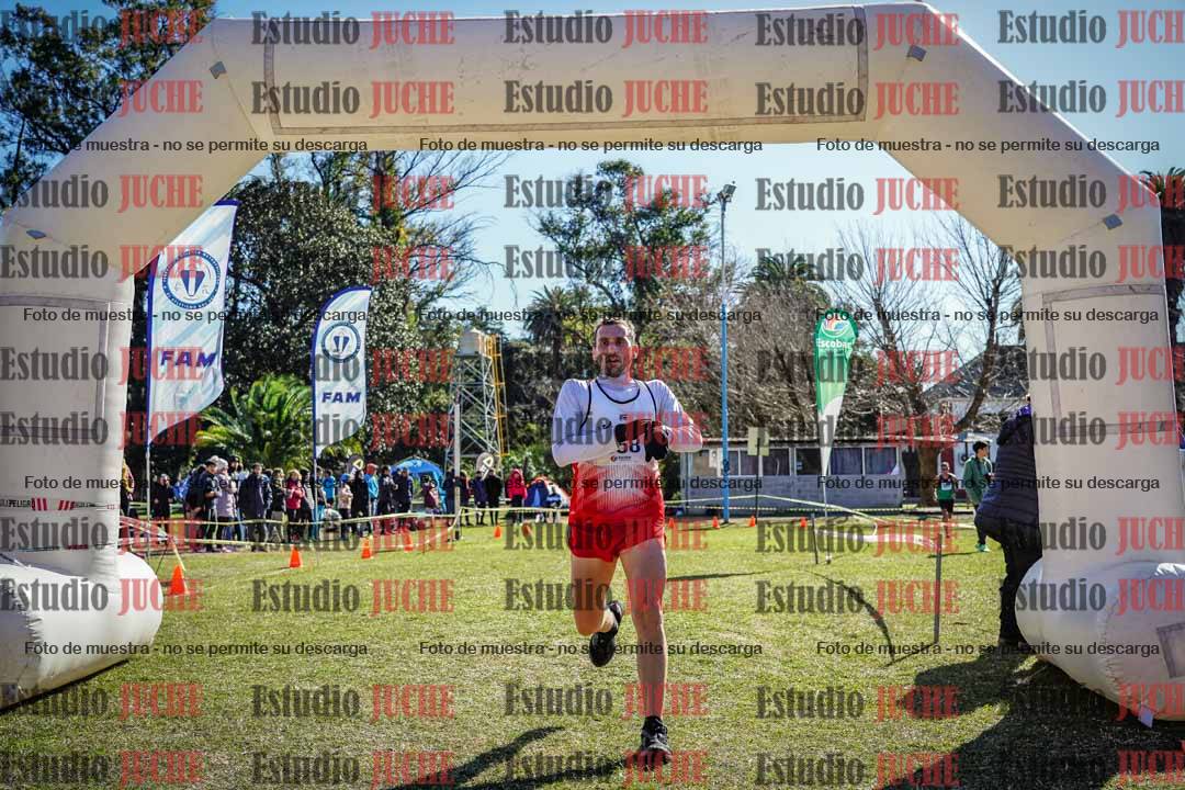 Fotos de la llegada del cross de 8000 m