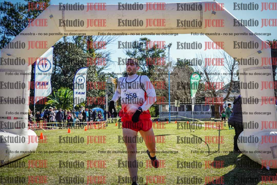 Fotos de la llegada del cross de 8000 m