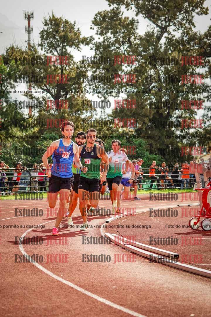 Fotos de los 800 m llanos de varones